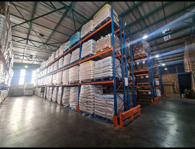 1,796M² WAREHOUSE FOR SALE IN LINBRO PARK